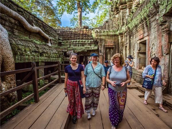 Cambodia small group tour, a food adventure